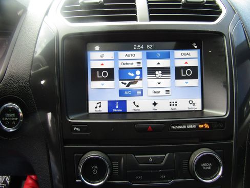 Used 2017 Ford Explorer XLT w/ Equipment Group 202A image 23