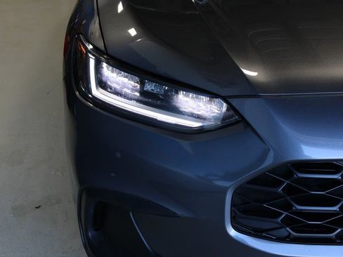 Used 2023 Honda HR-V LX image 6