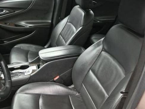 Used 2024 Chevrolet Malibu LT FWD image 25