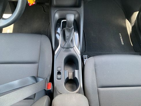 Used 2025 Toyota Corolla LE FWD image 15