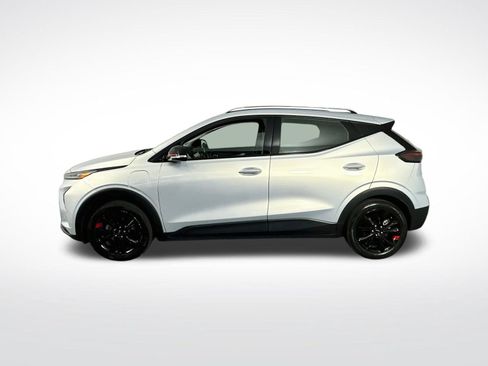 Used 2023 Chevrolet Bolt EUV LT w/ Convenience Package FWD image 5