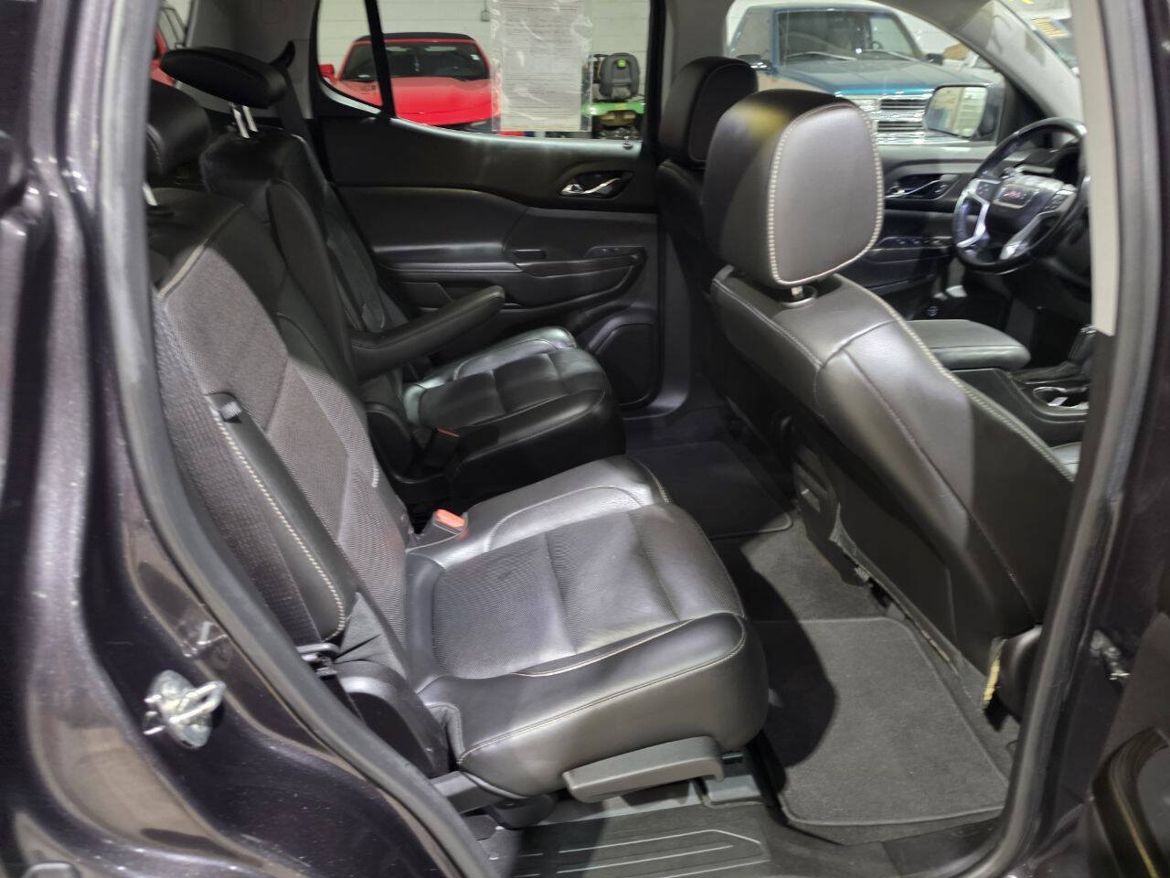 Used 2019 GMC Acadia SLT AWD/4WD image 32
