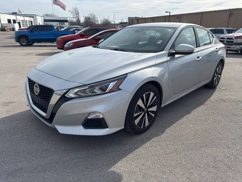 Used 2022 Nissan Altima 2.5 SV image 3