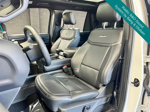 Used 2025 Ford Expedition Platinum w/ Stealth Appearance Package AWD/4WD image 5