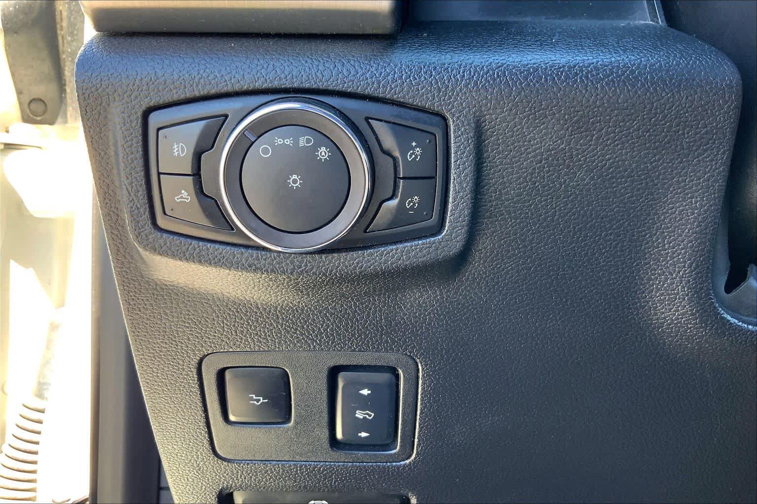 Used 2018 Ford F250 Platinum w/ Platinum Ultimate Package AWD/4WD image 33
