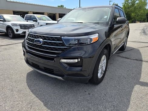 Used 2023 Ford Explorer XLT w/ Equipment Group 202A image 7
