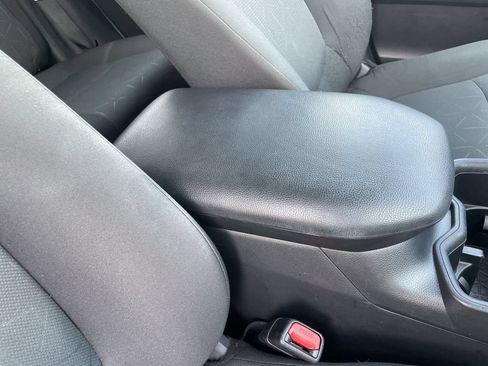 Used 2024 Toyota RAV4 XLE AWD/4WD image 30