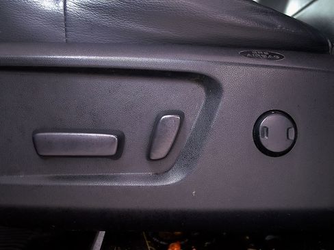 Used 2020 Toyota Tundra SR5 w/ SR5 Leather Package RWD image 15