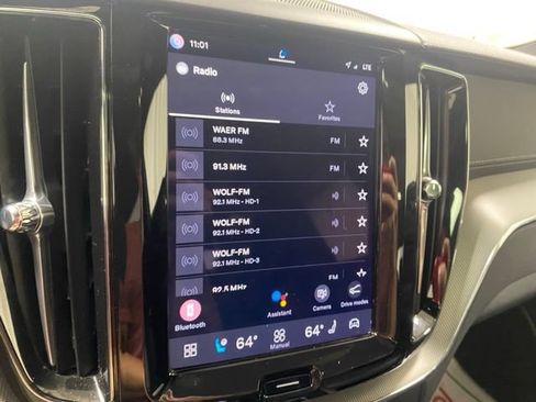 Certified 2025 Volvo XC60 B5 Ultra AWD/4WD image 19