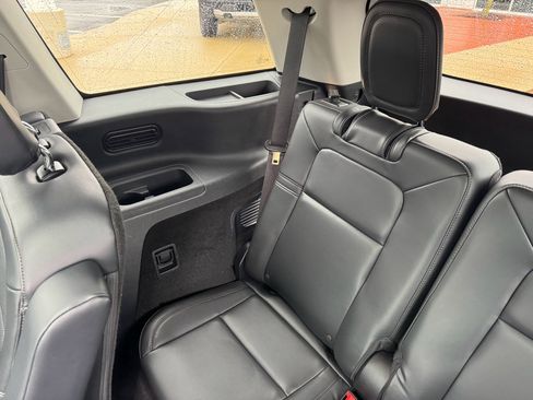 Used 2025 Lincoln Aviator Premiere AWD image 26