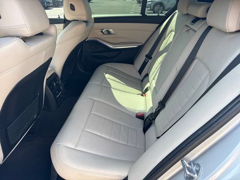 Used 2019 BMW 330i xDrive Sedan w/ Driving Assistance Package AWD/4WD image 10