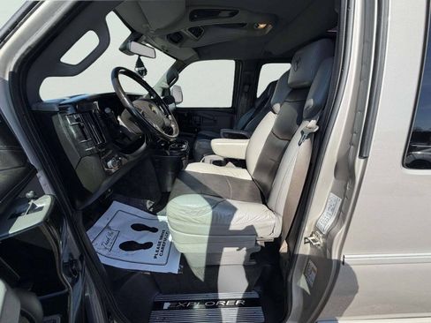 Used 2021 Chevrolet Express 2500 LS w/ Enhanced Convenience Package RWD image 32