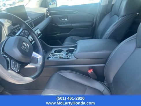 Certified 2024 Honda Pilot Touring image 7