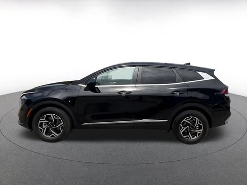 Used 2025 Kia Sportage LX AWD/4WD image 9