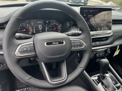 New 2026 Jeep Compass Limited image 9