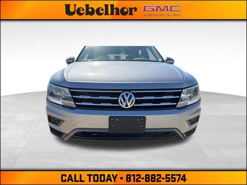 Used 2021 Volkswagen Tiguan SE w/ Panoramic Sunroof Package FWD image 14