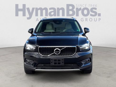 Used 2021 Volvo XC40 T5 Momentum w/ Protection Package Premier image 8