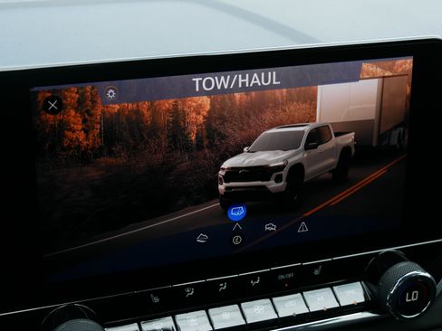 Used 2023 Chevrolet Colorado Z71 w/ Z71 Convenience Package 2 AWD/4WD image 31