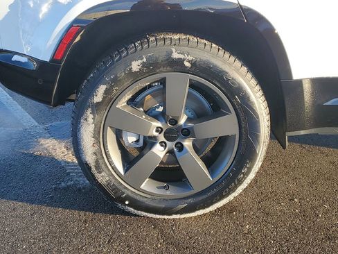 Used 2026 Land Rover Defender 110 X-Dynamic SE image 6