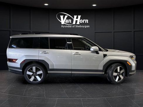Used 2025 Hyundai Santa Fe Limited image 2
