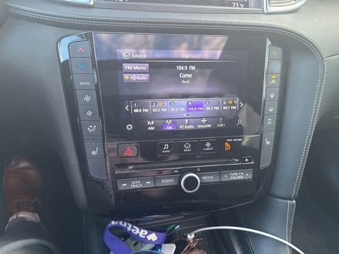 Used 2020 INFINITI QX50 Essential w/ Edition 30 Package FWD image 11