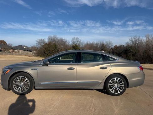 Used 2017 Buick LaCrosse Preferred image 2