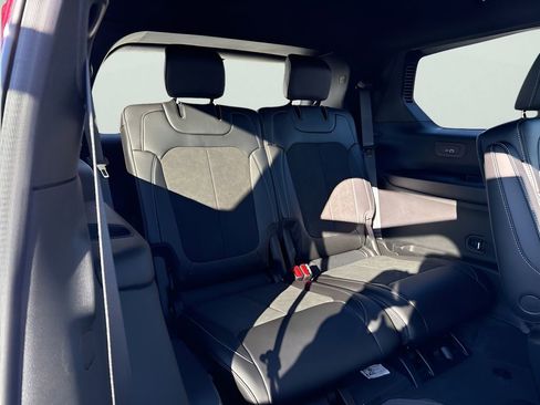 New 2025 Jeep Grand Cherokee L Altitude image 13