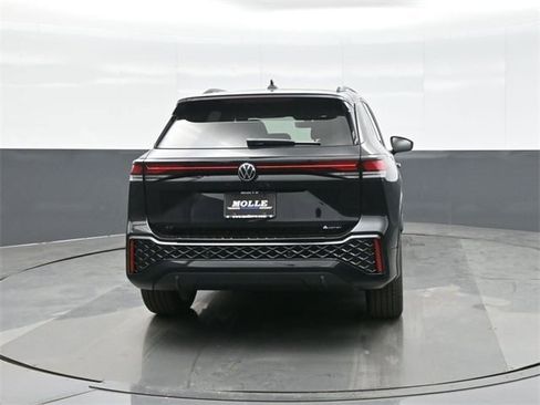 New 2026 Volkswagen Tiguan SE R-Line image 6