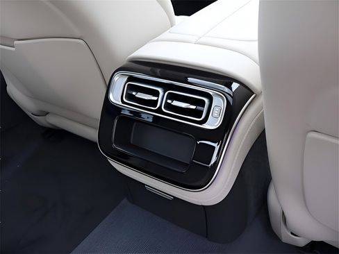 New 2025 Mercedes-Benz S 580 4MATIC Sedan image 24