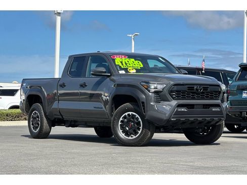 Used 2026 Toyota Tacoma TRD Off-Road w/ TRD Off Road Upgrade Package AWD/4WD image 2