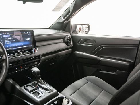 Used 2024 Chevrolet Colorado W/T image 10