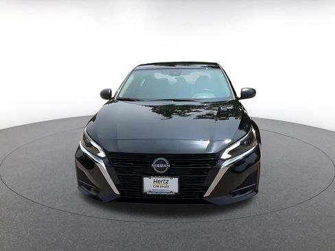 Used 2025 Nissan Altima 2.5 SV FWD image 4