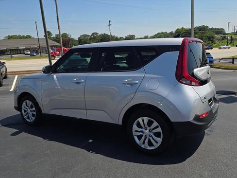 Used 2021 Kia Soul LX FWD image 5