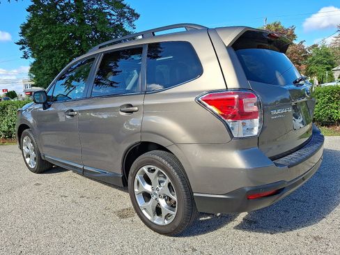 Used 2018 Subaru Forester 2.5i Touring w/ Popular Package #3B image 8