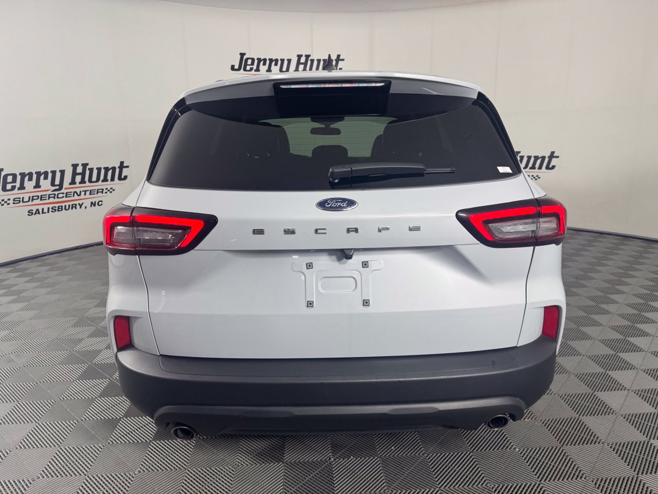 Used 2025 Ford Escape ST-Line FWD image 8