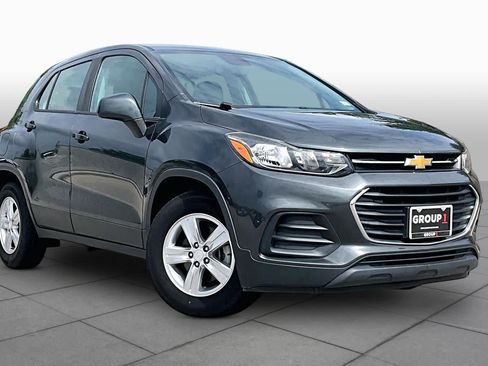 Used 2020 Chevrolet Trax LS FWD image 3