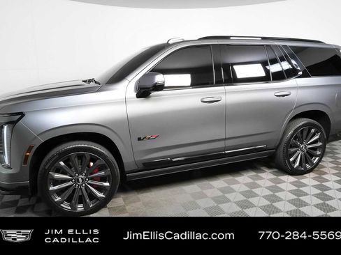 Certified 2026 Cadillac Escalade V w/ LPO, Onyx Lite Package AWD/4WD image 36