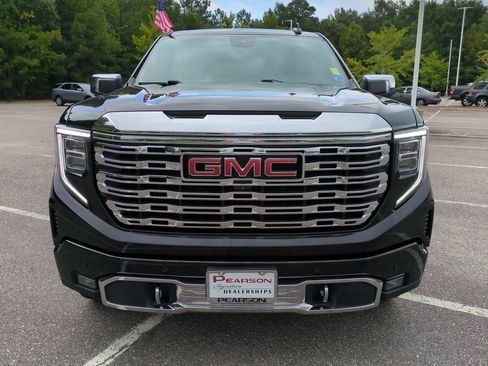 Used 2025 GMC Sierra 1500 Denali w/ Denali Reserve Package AWD/4WD image 9
