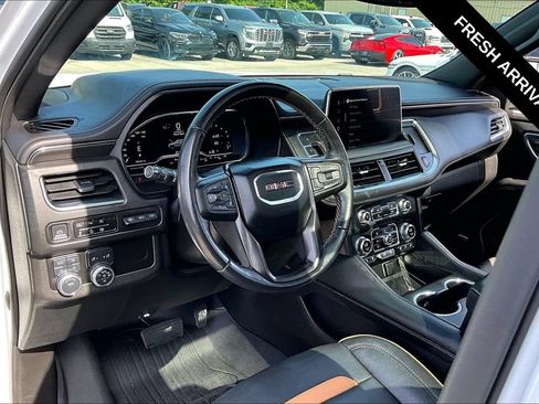 Used 2023 GMC Yukon AT4 w/ Technology Package AWD/4WD image 5