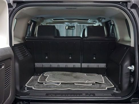 Used 2009 HUMMER H3 Alpha image 33