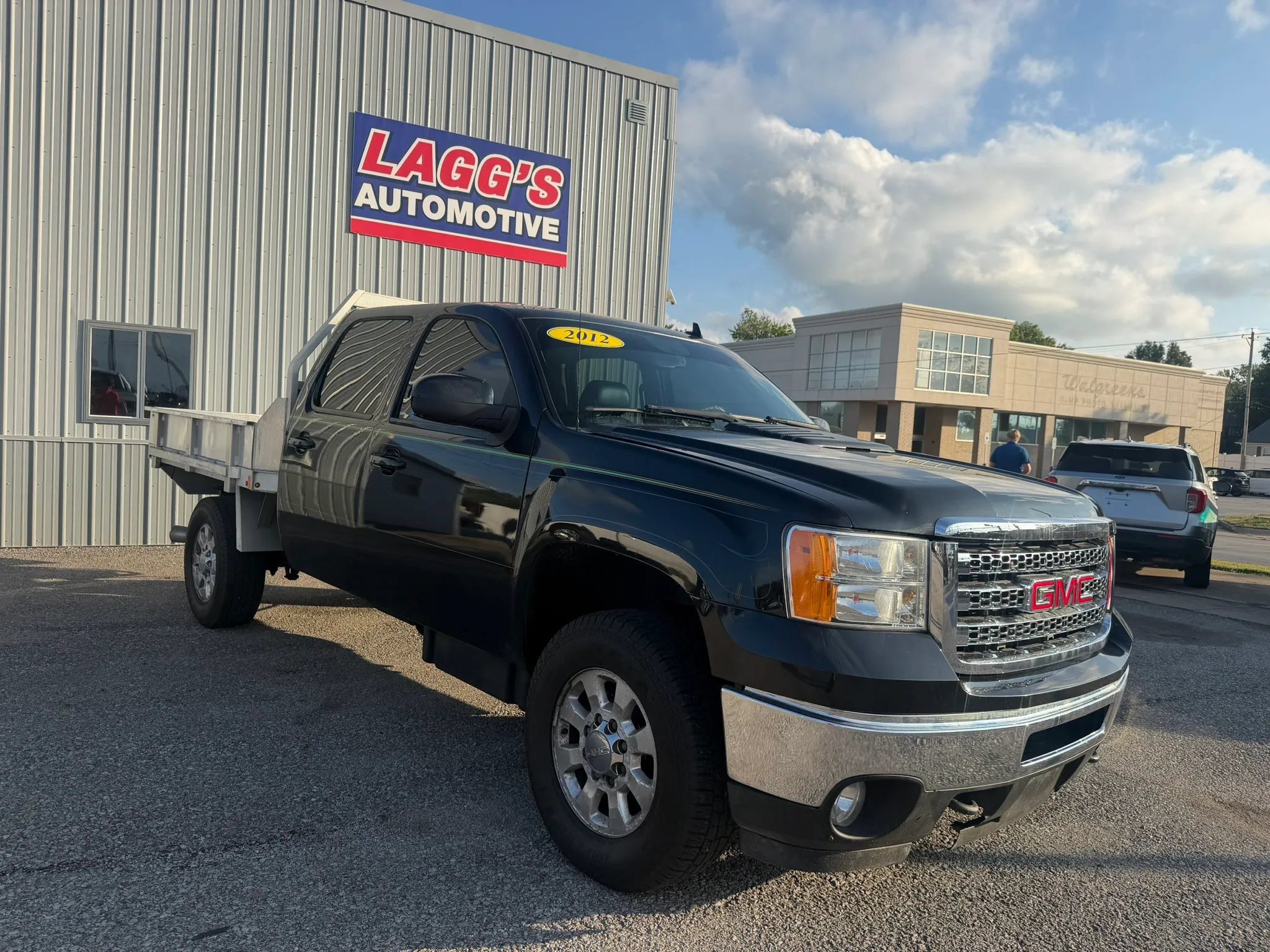 Used 2012 GMC Sierra 2500 SLT w/ SLT Convenience Package AWD/4WD image 3