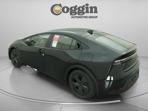 New 2026 Toyota Prius Plug-In Hybrid image 9