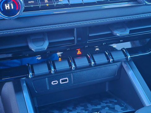 New 2024 Chevrolet Colorado LT w/ LT Convenience Package II image 28