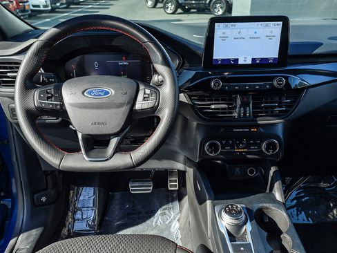 Used 2023 Ford Escape ST-Line image 3