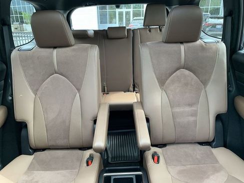 Used 2024 Toyota Grand Highlander AWD Hybrid image 32