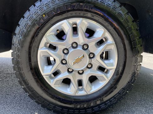 Used 2021 Chevrolet Silverado 2500 LT w/ Convenience Package AWD/4WD image 41