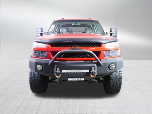 Used 2004 Chevrolet Avalanche 2500 w/ Preferred Equipment Group image 2