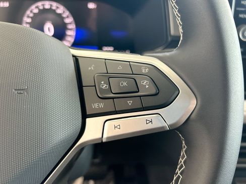 Certified 2025 Volkswagen Taos S FWD image 19