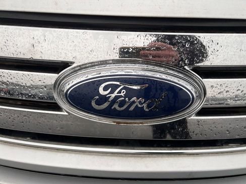 Used 2010 Ford Edge SE image 21