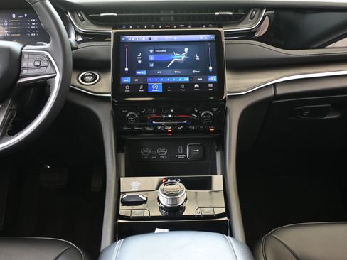 Used 2023 Jeep Grand Cherokee 4WD 4xe image 27